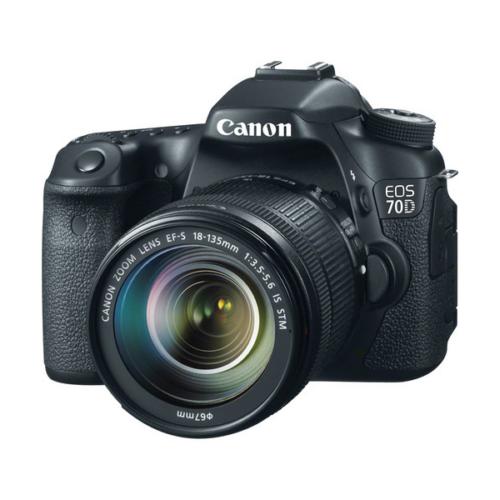 картинка Canon EOS 70D 18-135mm IS Kit от магазина Chako.ua